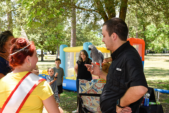 ABC210523_064